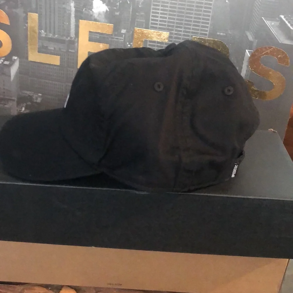 Baseball cap - Picture 4 of 5